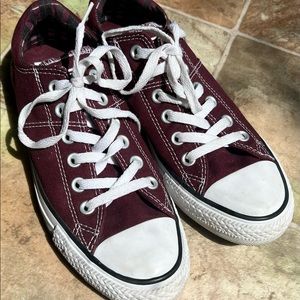 Womens Burgundy Converse Chuck Taylor’s